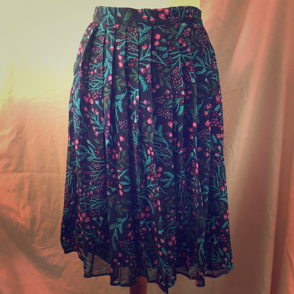 Navy floral pleated skirt